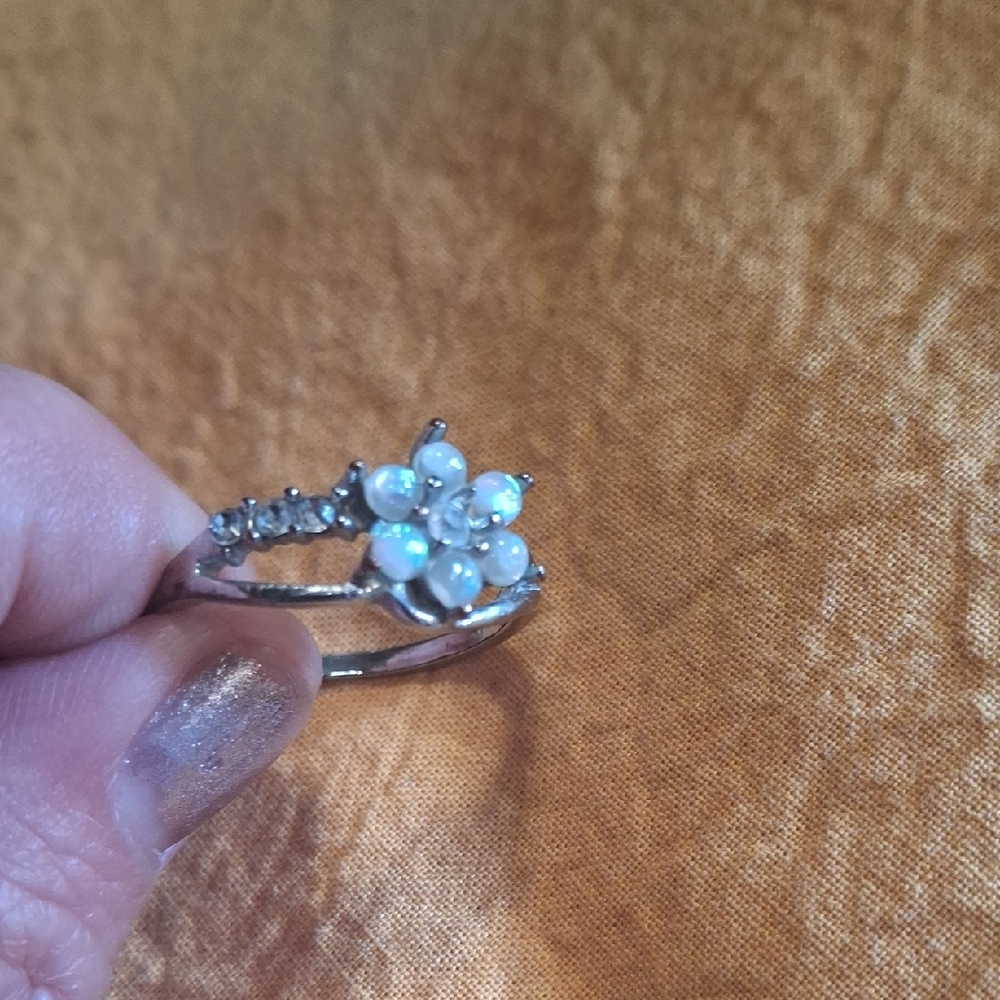 Elegant 925 Silver Floral Ring with Fire Opal Accents